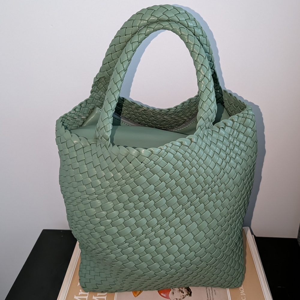 Green Woven Vegan Tote Bag - Picture 2 of 5